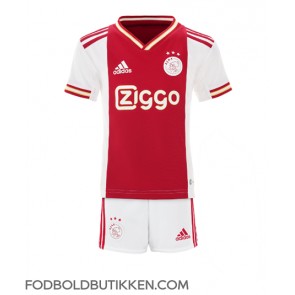 Ajax Hjemmebanetrøje Børn 2022-23 Kortærmet (+ Korte bukser)